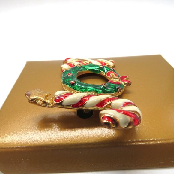Joy Christmas Brooch 2" Gold Tone Pin Candy Cane Wreath Spellout Design New - Picture 8 of 13